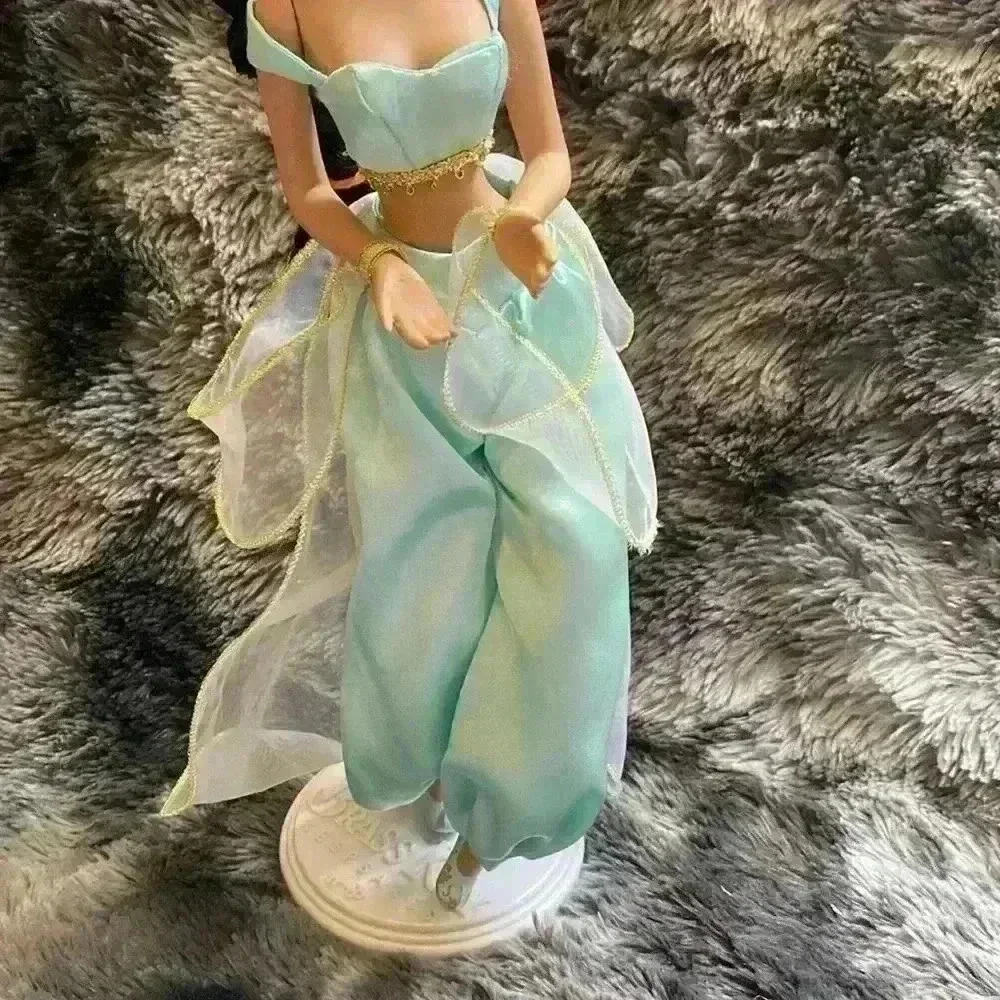 Disney Jasmine Porcelain Doll Brass  Key KeepSakes AWholeNewWorld Magic - Picture 7 of 16